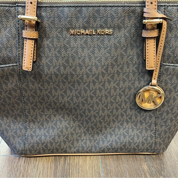 Michael Kors Brown Signature Jet Set Zip Top Tote - Picture 2 of 9